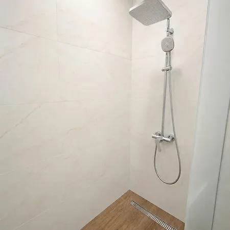 Apartament Pool View Warna